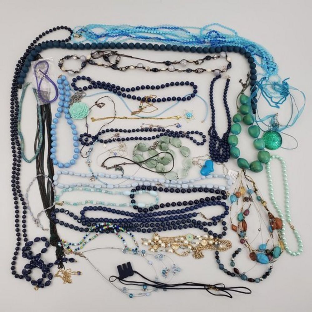 Blue Necklace Lot 39 Piece Beaded Chain Mixed Stat